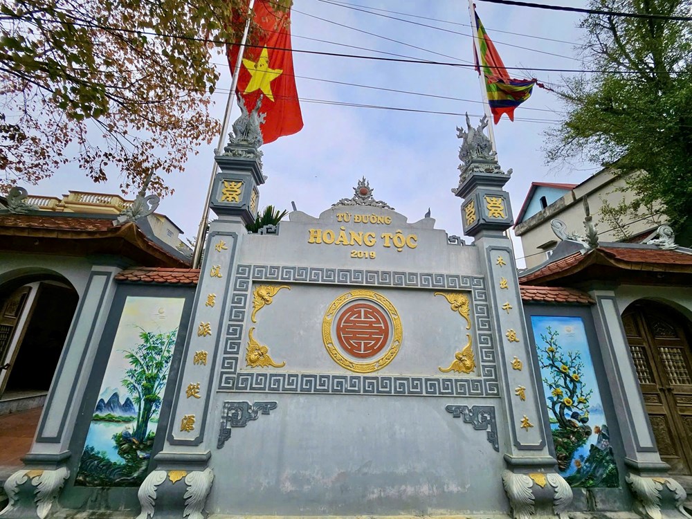 Nhà thờ họ Hoàng đón Bằng xếp hạng Di tích Lịch sử - Văn hoá cấp Thành phố - ảnh 4