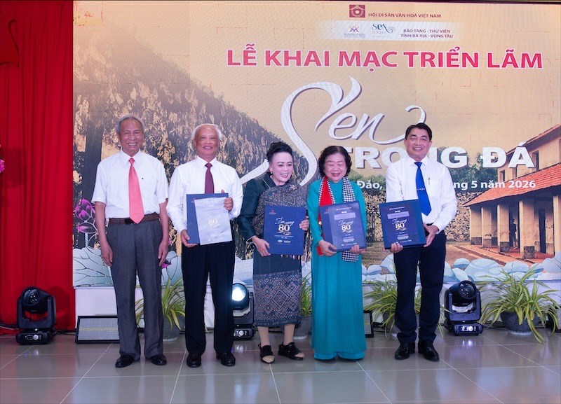 “Sen trong đá” và “Ước nguyện hoà bình” từ Côn Đảo - ảnh 2