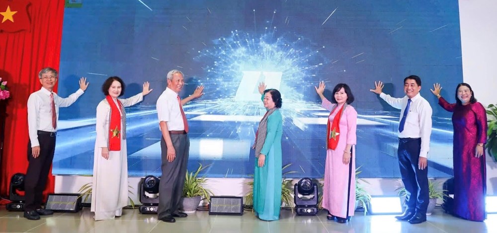 “Sen trong đá” và “Ước nguyện hoà bình” từ Côn Đảo - ảnh 1