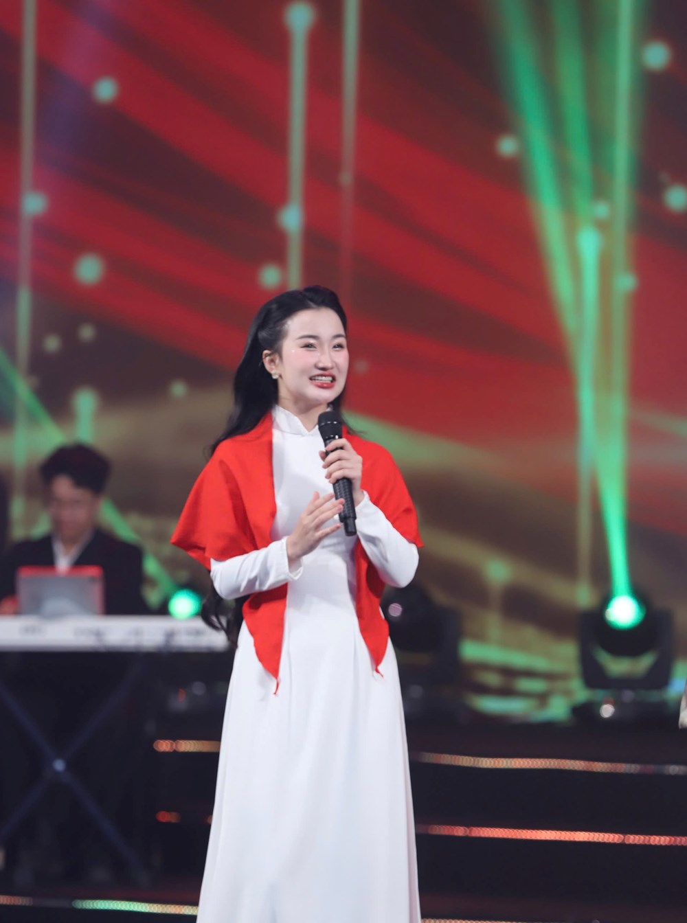 Toàn cảnh chương trình nghệ thuật “Sáng mãi tên Người“ - ảnh 23