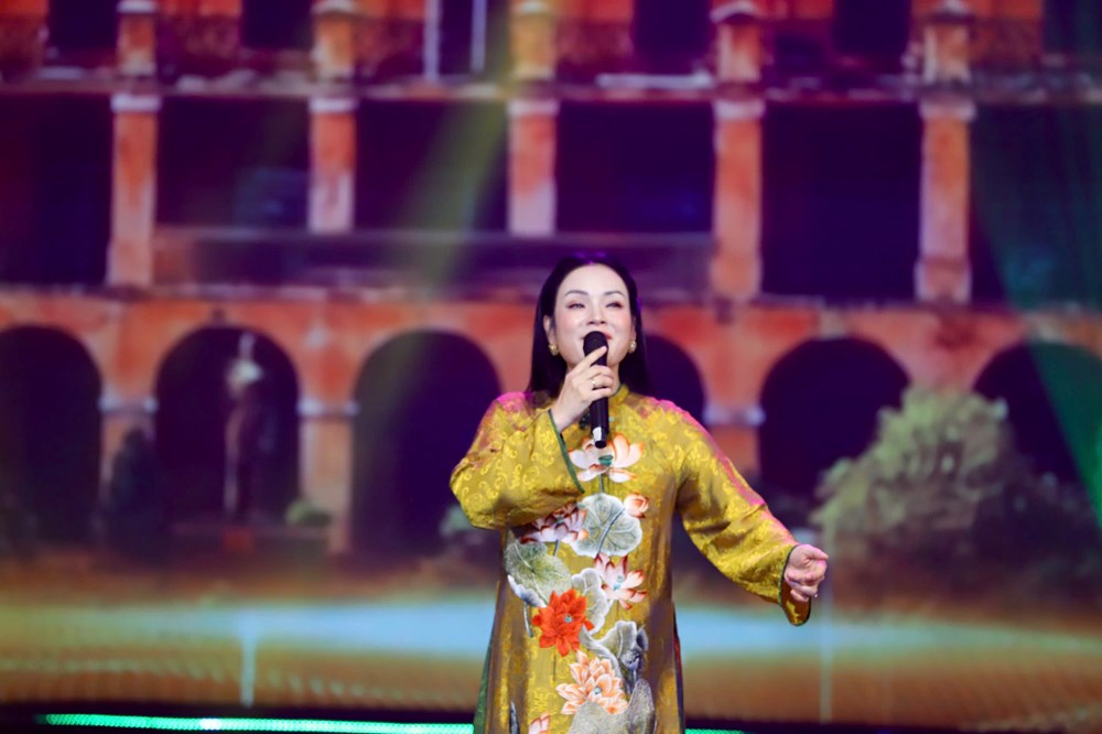 Toàn cảnh chương trình nghệ thuật “Sáng mãi tên Người“ - ảnh 7