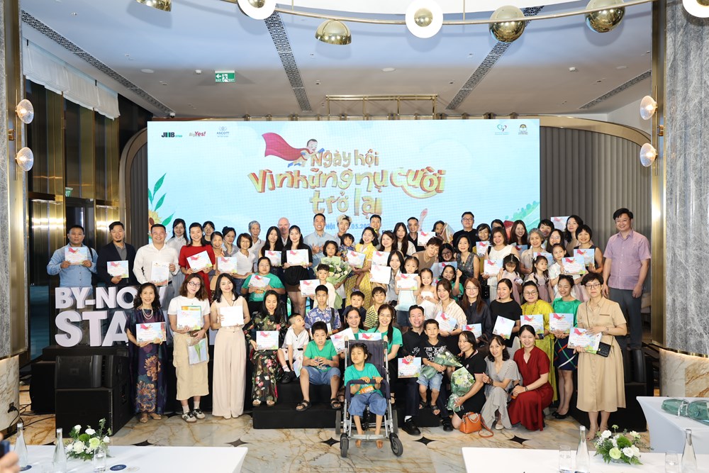 “Siêu nhân bay qua sàn nhà” - Hành trình văn chương kết nối những nụ cười và khát vọng hòa nhập - ảnh 6