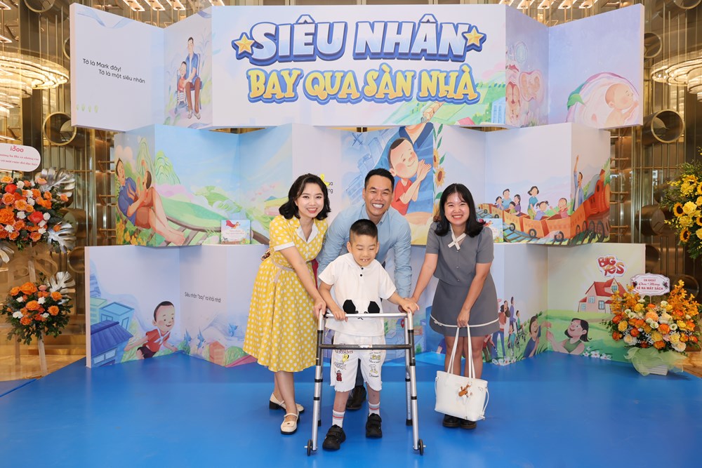 “Siêu nhân bay qua sàn nhà” - Hành trình văn chương kết nối những nụ cười và khát vọng hòa nhập - ảnh 2