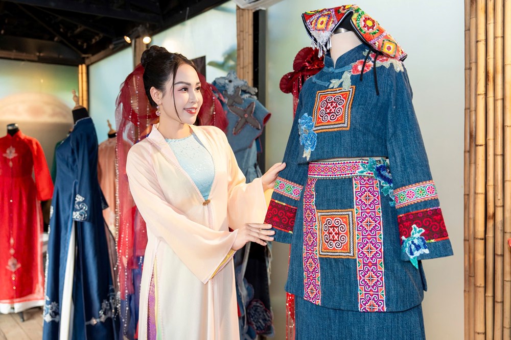 “Nét họa áo ta” – Triển lãm tôn vinh vẻ đẹp áo dài và văn hoá Việt - ảnh 2