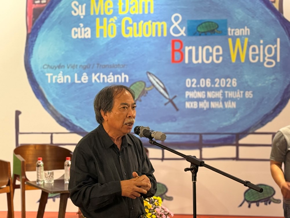 “Sự mê đắm của Hồ Gươm“- tập thơ của người Mỹ yêu văn hoá Việt - ảnh 3