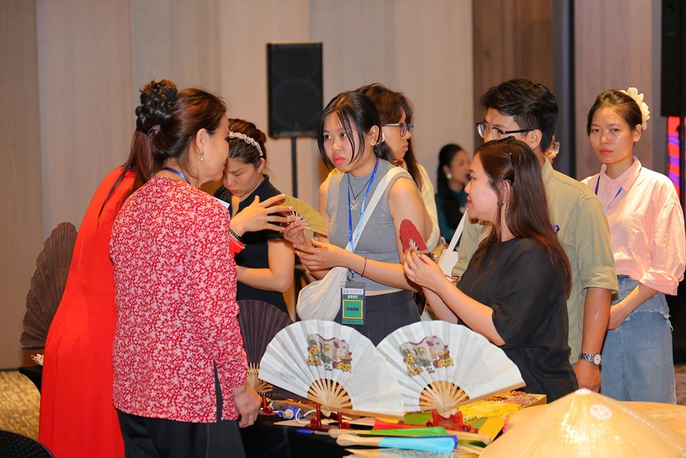 Hà Nội khởi động chương trình phát triển thủ công đương đại từ di sản làng nghề - ảnh 3