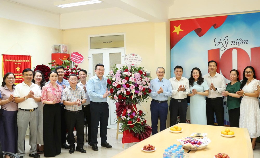 Thứ trưởng Phan Tâm thăm, chúc mừng Báo Văn Hoá nhân dịp 21.6 - ảnh 5