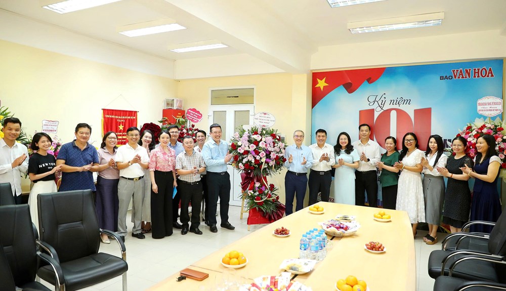 Thứ trưởng Phan Tâm thăm, chúc mừng Báo Văn Hoá nhân dịp 21.6 - ảnh 4