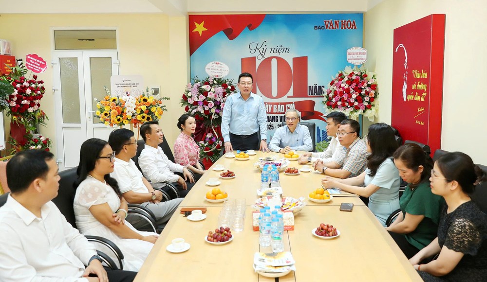 Thứ trưởng Phan Tâm thăm, chúc mừng Báo Văn Hoá nhân dịp 21.6 - ảnh 3