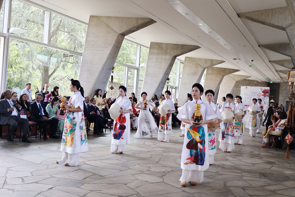 Lan tỏa giá trị văn hóa, di sản Việt Nam tại Trụ sở UNESCO - ảnh 6