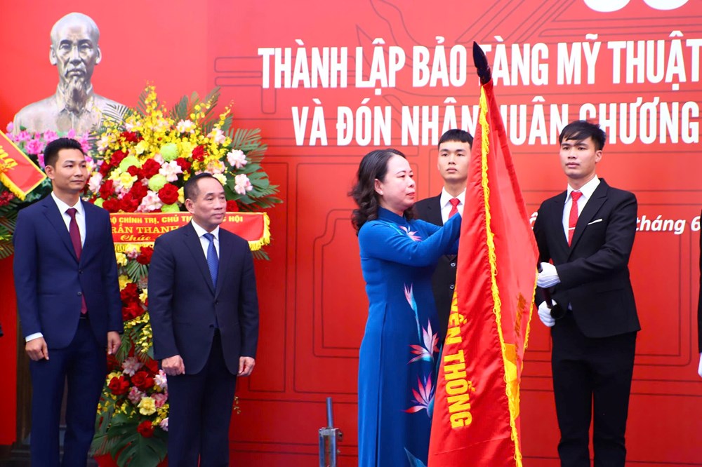 Bảo tàng Mỹ thuật Việt Nam đón nhận Huân chương Lao động hạng Ba, khẳng định vị thế trung tâm mỹ thuật hàng đầu cả nước - ảnh 1