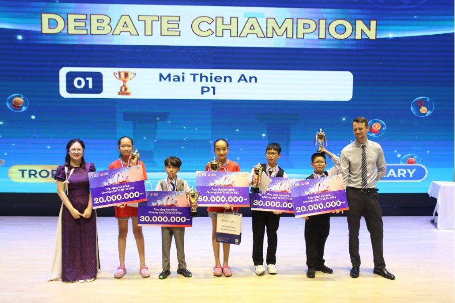 Bế mạc Giải tranh biện học sinh toàn quốc VSDC 2026, trao gần 2 tỉ đồng học bổng - ảnh 8