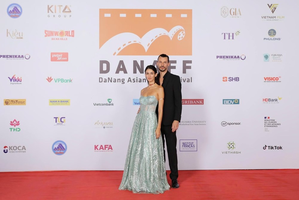 Dàn nghệ sĩ, nhà làm phim nổi tiếng trên thảm đỏ Lễ bế mạc DANAFF IV - ảnh 9