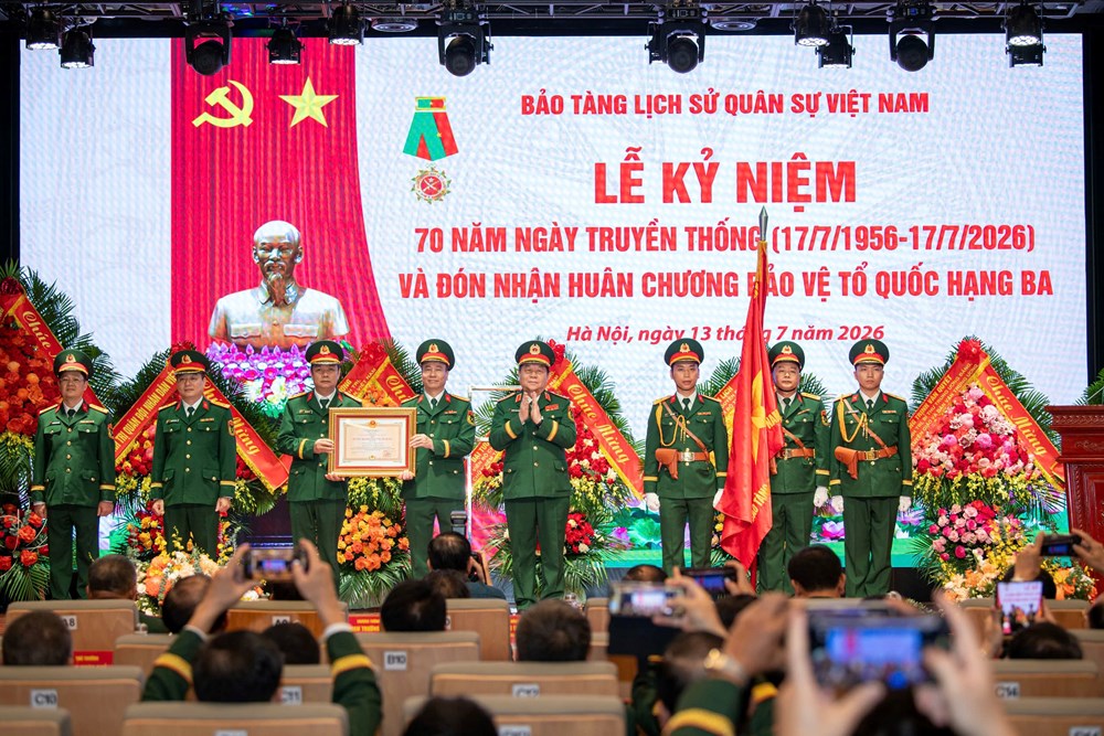 Bảo tàng Lịch sử Quân sự Việt Nam đón nhận Huân chương Bảo vệ Tổ quốc hạng Ba - ảnh 4