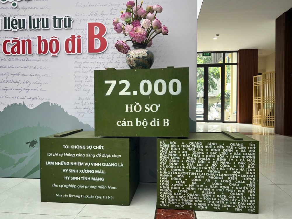 Hơn 100 tài liệu, kỷ vật kể lại hành trình của những cán bộ đi B - ảnh 10