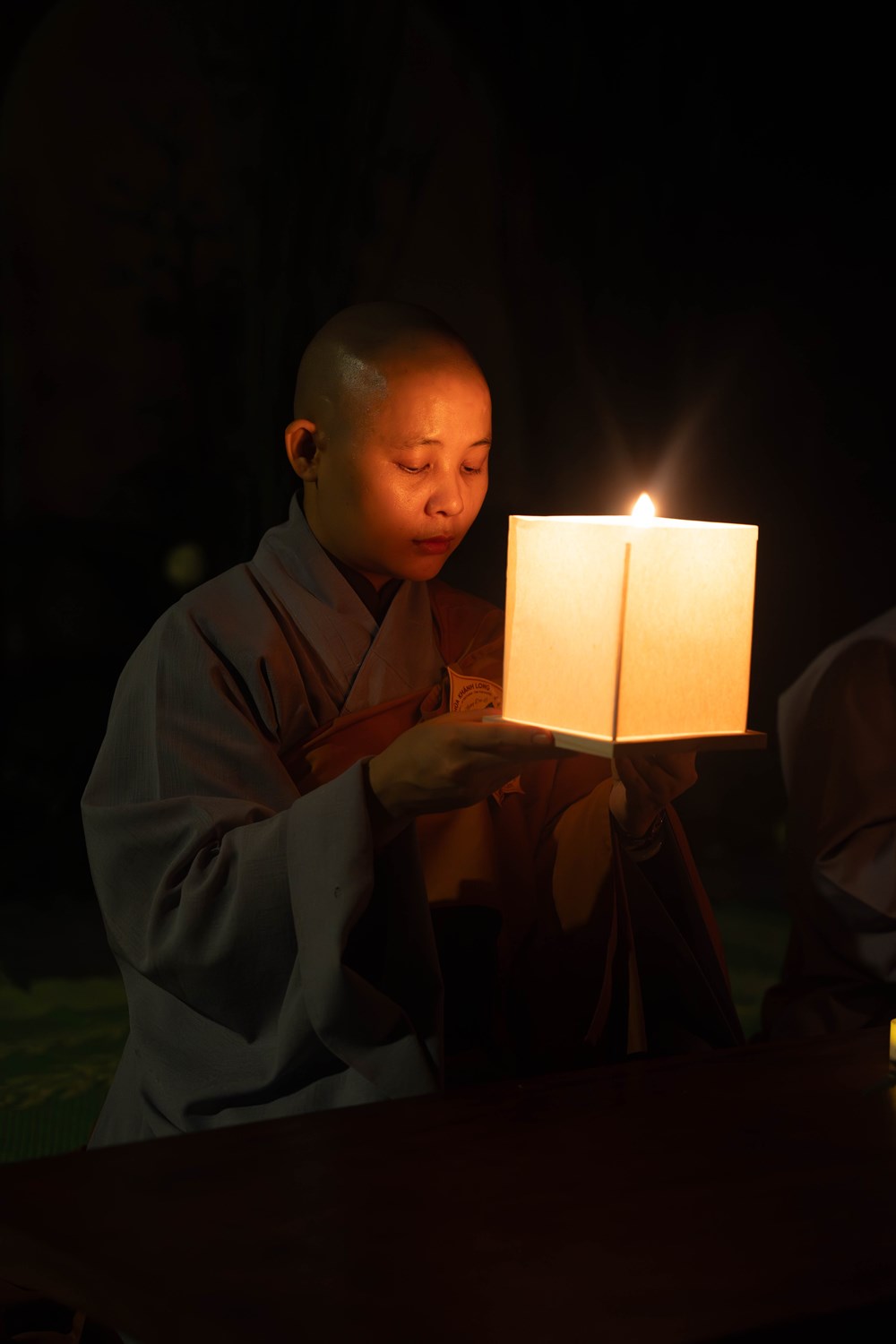 Gen Z tìm về truyền thống từ nén hương, mâm cơm gia đình - ảnh 3
