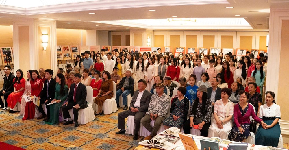 Tổ chức chuỗi sự kiện nhân kỷ niệm 76 năm thiết lập quan hệ ngoại giao Việt Nam - Trung Quốc - ảnh 7
