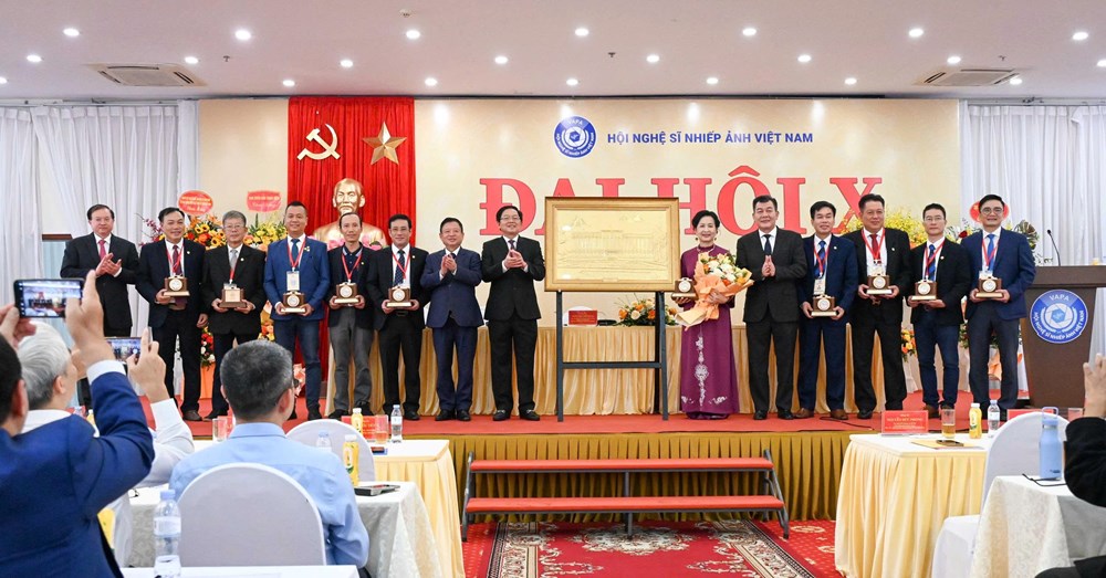 Bà Trần Thị Thu Đông tái đắc cử Chủ tịch Hội Nghệ sĩ Nhiếp ảnh Việt Nam nhiệm kỳ 2026 - 2031 - ảnh 4
