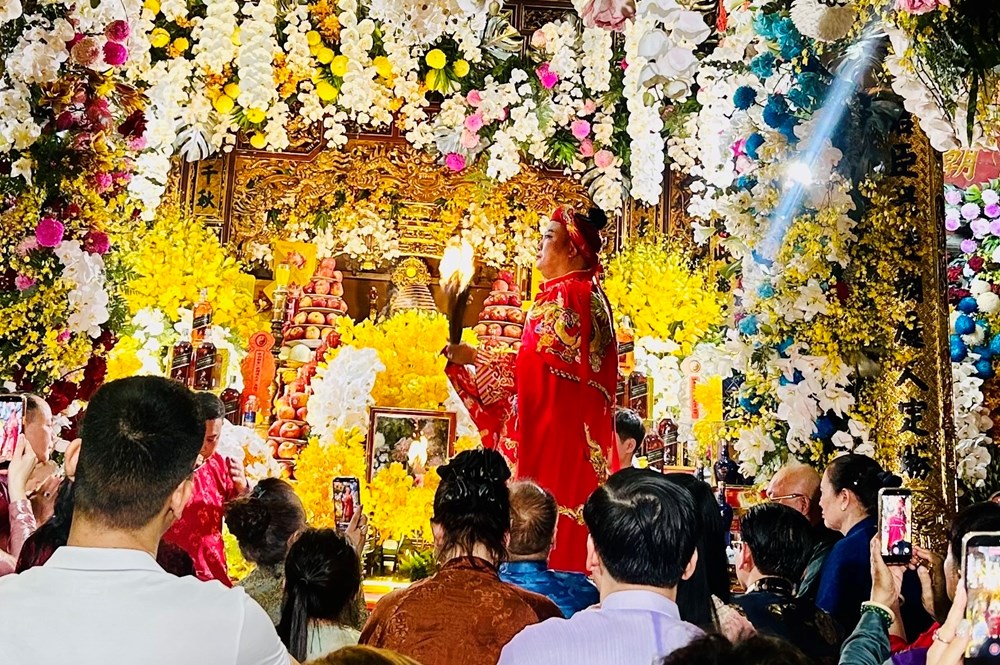 Liên hoan diễn xướng hầu Thánh – điểm nhấn tại Lễ hội mùa Thu Côn Sơn - Kiếp Bạc - ảnh 3