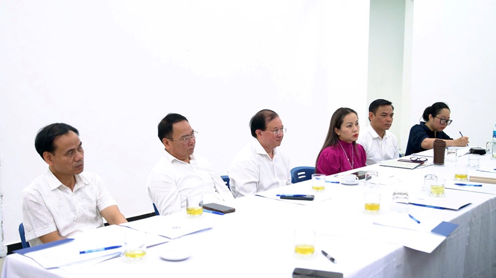 Chấm chọn mẫu thiết kế biểu trưng (logo), bộ nhận diện hình ảnh Năm APEC Việt Nam 2027 - ảnh 1
