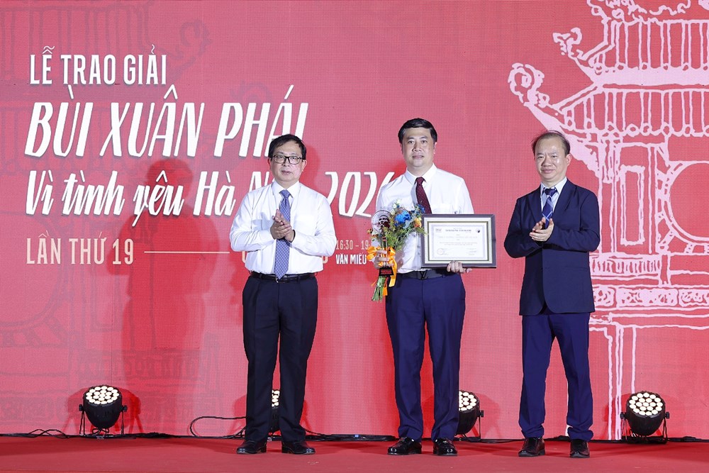 Nhà thơ Bằng Việt nhận Giải thưởng Lớn - ảnh 7