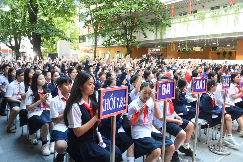 “Sen trong đá” đưa câu chuyện những nữ tù chính trị đến gần học sinh - ảnh 7