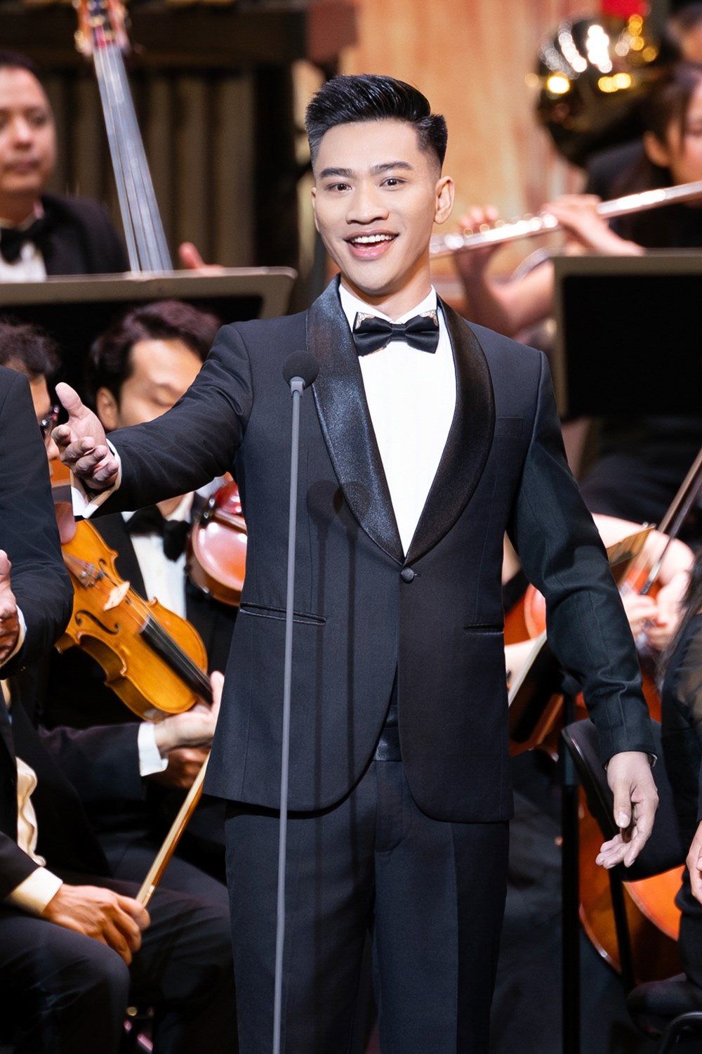 Từ cánh đồng lúa đến Nhà hát Opera là một câu chuyện cổ tích của Nguyễn Khắc Hòa - ảnh 2