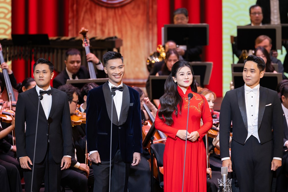 Từ cánh đồng lúa đến Nhà hát Opera là một câu chuyện cổ tích của Nguyễn Khắc Hòa - ảnh 3