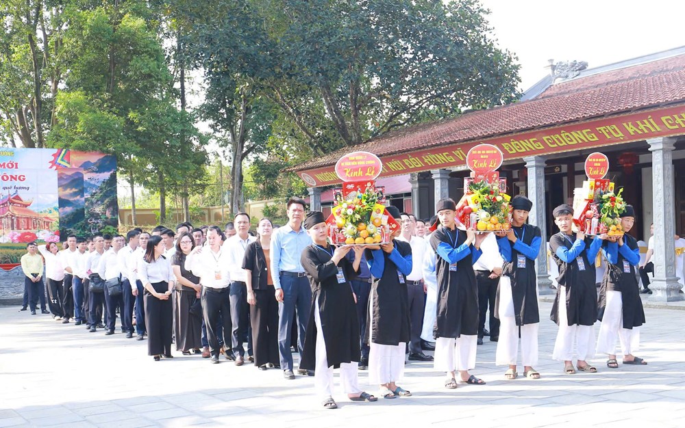 Gìn giữ nét đẹp văn hóa người Tày Khao - ảnh 1