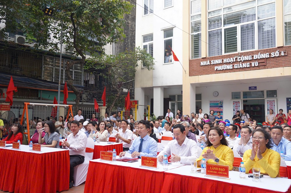 Người dân Thủ đô có thể làm thủ tục hành chính công tại nhà văn hóa tổ dân phố - ảnh 1