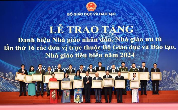 Trao tặng danh hiệu Nhà giáo Nhân dân, Nhà giáo Ưu tú lần thứ 16 - ảnh 3
