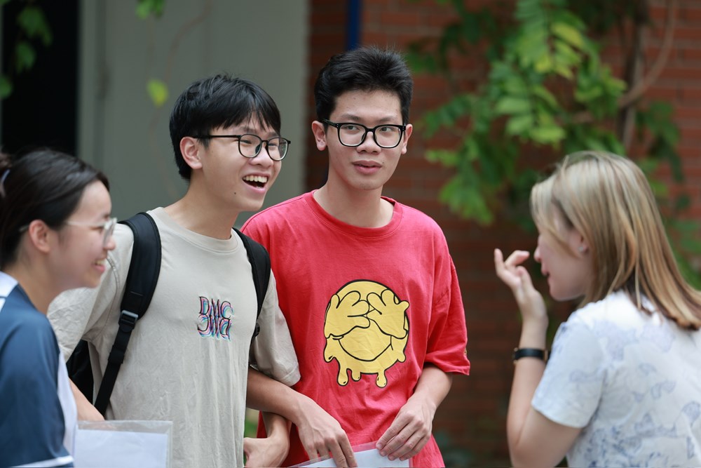 Hơn 124.000 thí sinh Hà Nội bước vào môn thi đầu tiên Kỳ thi tốt nghiệp THPT - ảnh 6