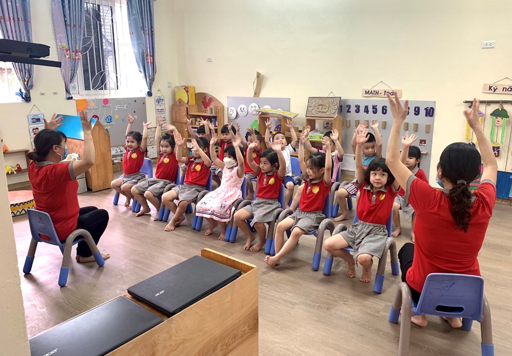 Huy động nghệ nhân, nghệ sĩ, vận động viên tham gia giáo dục trong nhà trường - ảnh 1