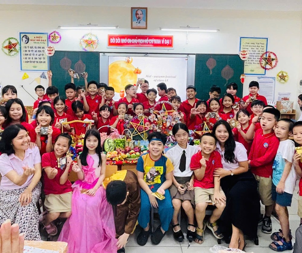 Rộn ràng mùa trung thu trong các  lớp học và khu dân cư - ảnh 1