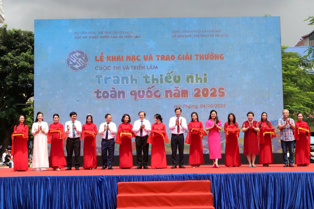 Khai mạc và trao giải Cuộc thi và Triển lãm Tranh thiếu nhi toàn quốc năm 2025 - ảnh 4