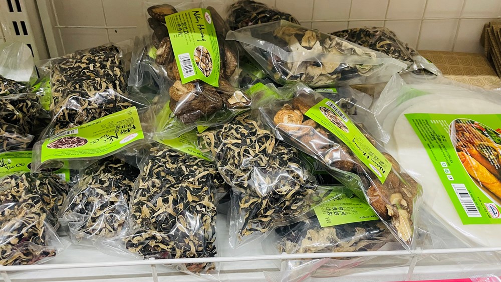 Thị trường Tết bắt đầu vào mùa - ảnh 2