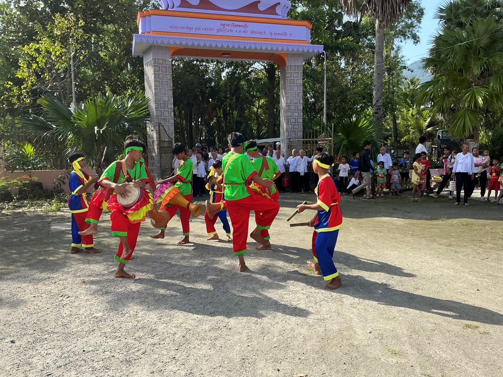 Giữ hồn múa trống Chhay-dăm giữa nhịp sống hiện đại - ảnh 1