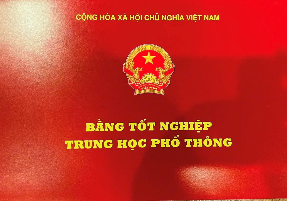 Hiệu trưởng được giao cấp bằng tốt nghiệp THPT - ảnh 1