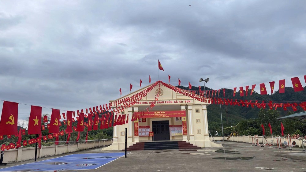 Độc đáo cách tuyên truyền Ngày bầu cử ở xã biên giới Hải Sơn - ảnh 3