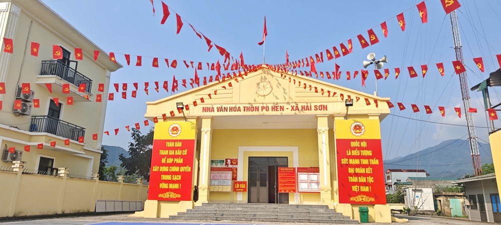 Hình ảnh cử tri cả nước hân hoan trong ngày bầu cử - ảnh 13