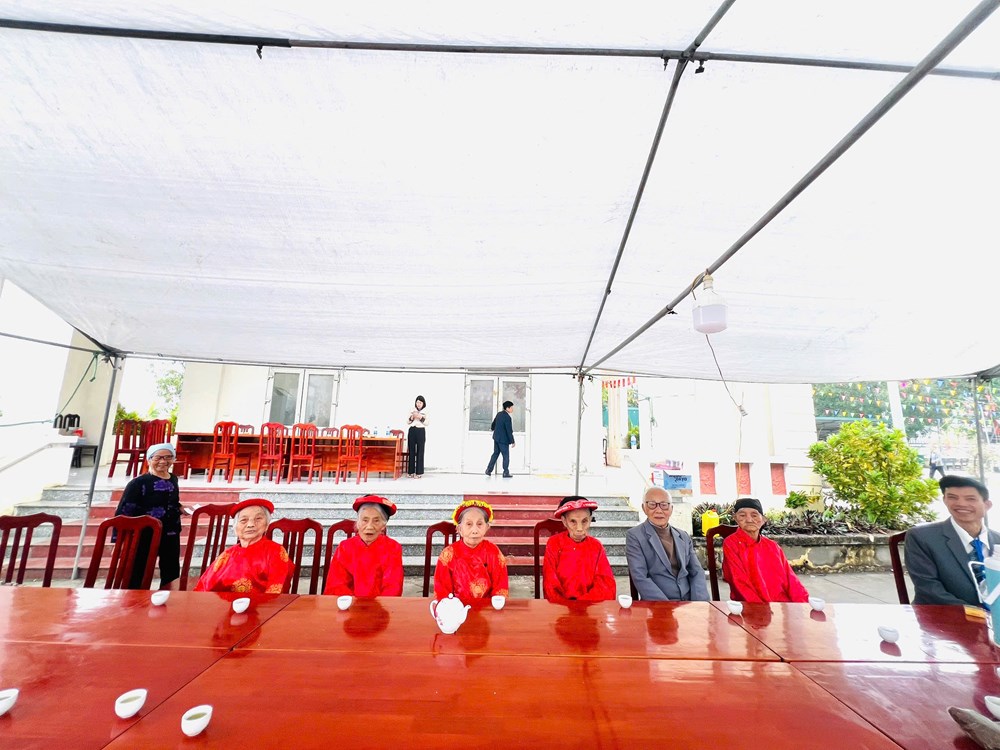 Hình ảnh cử tri cả nước hân hoan trong ngày bầu cử - ảnh 15