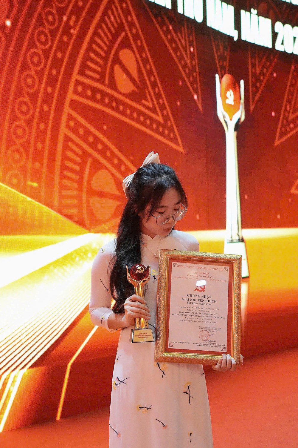 Hành trình của cô gái trẻ trên “mặt trận” bảo vệ nền tảng tư tưởng của Đảng - ảnh 1