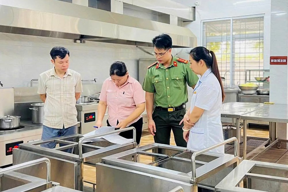 Bài cuối: Hiệu trưởng phải chịu trách nhiệm về bữa ăn học đường - ảnh 2