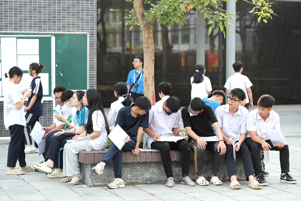 Gần 125.000 thí sinh Hà Nội thi môn đầu tiên vào lớp 10 - ảnh 3