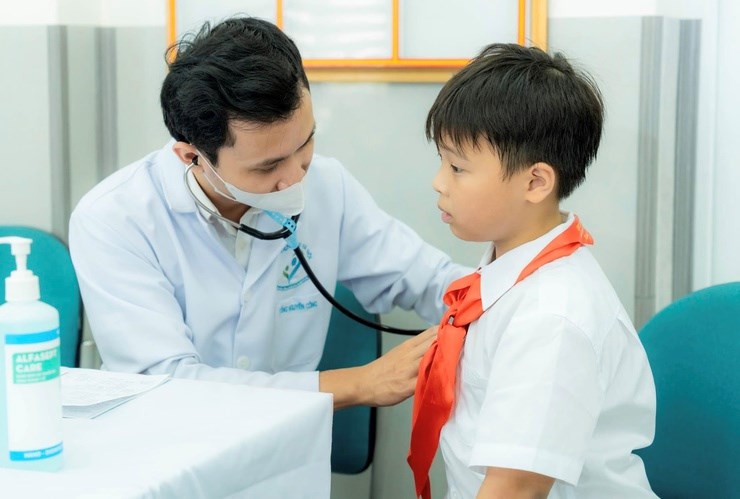 100% trẻ em, học sinh, sinh viên được khám sức khoẻ hằng năm  - ảnh 1