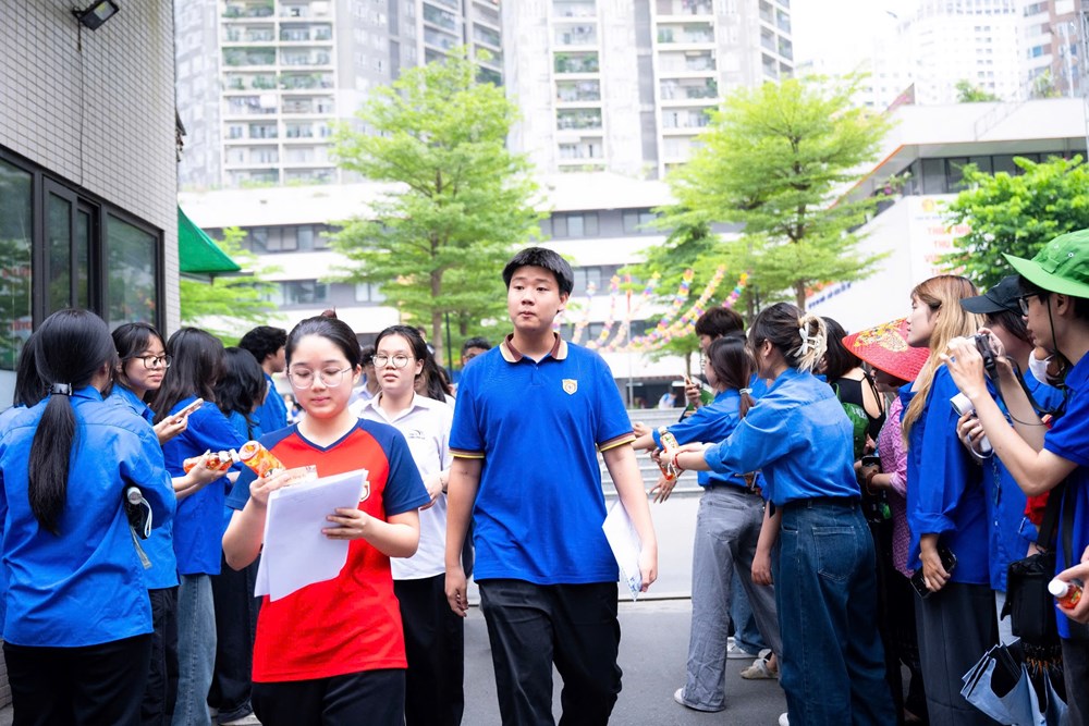 Kết thúc ngày thi thứ nhất tốt nghiệp THPT với tâm lý tự tin - ảnh 1
