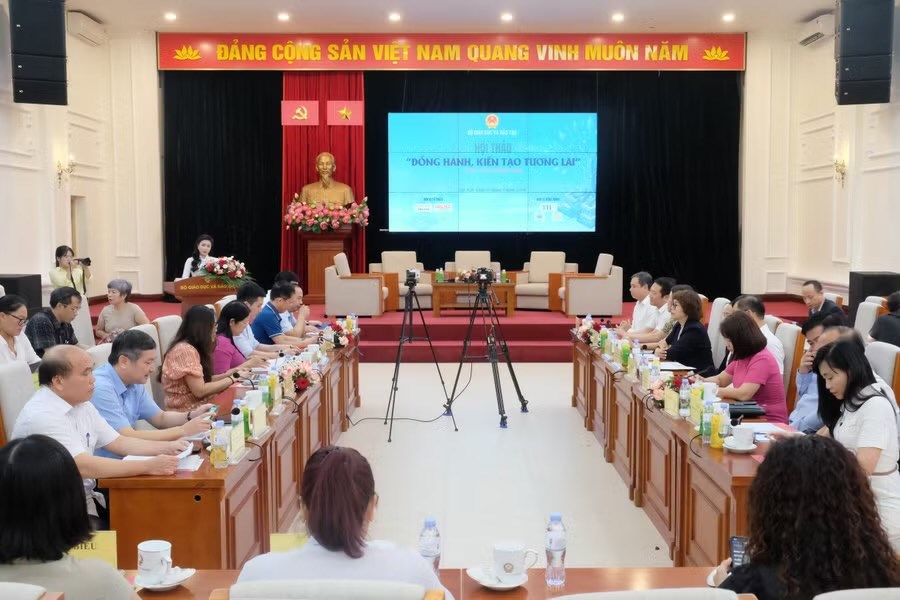 Sức khỏe học đường: Gỡ điểm nghẽn để chính sách đi vào thực tế - ảnh 1