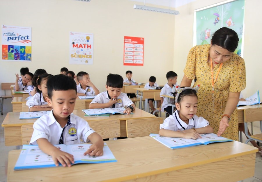 Chưa áp dụng tuổi nghỉ hưu 55 với toàn bộ giáo viên nữ - ảnh 1