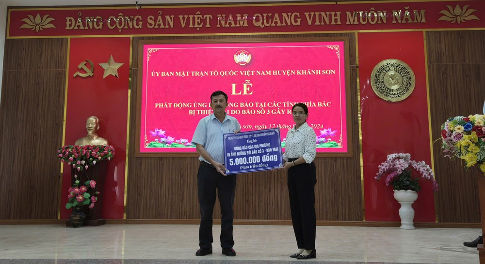 Huyện miền núi Khánh Sơn quyên góp, hỗ trợ các tỉnh phía Bắc - ảnh 4