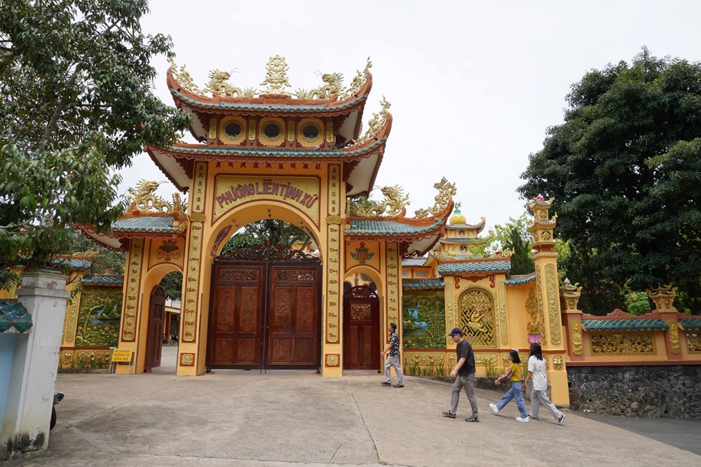 Làng chùa Đại Ninh hút khách du lịch tâm linh - ảnh 3